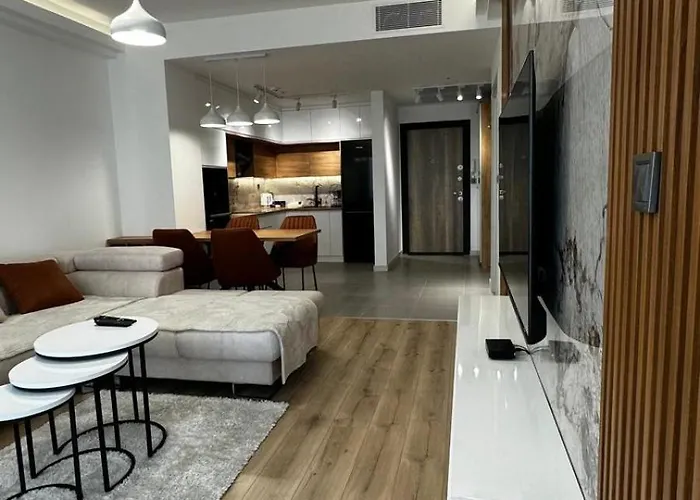 Sky Majestic Apartment